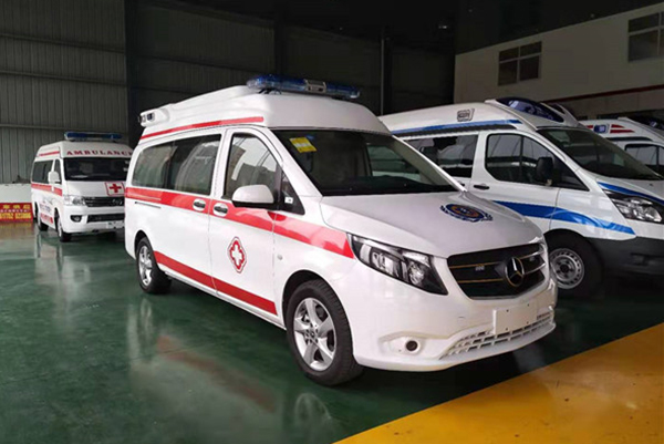 奔驰救护车